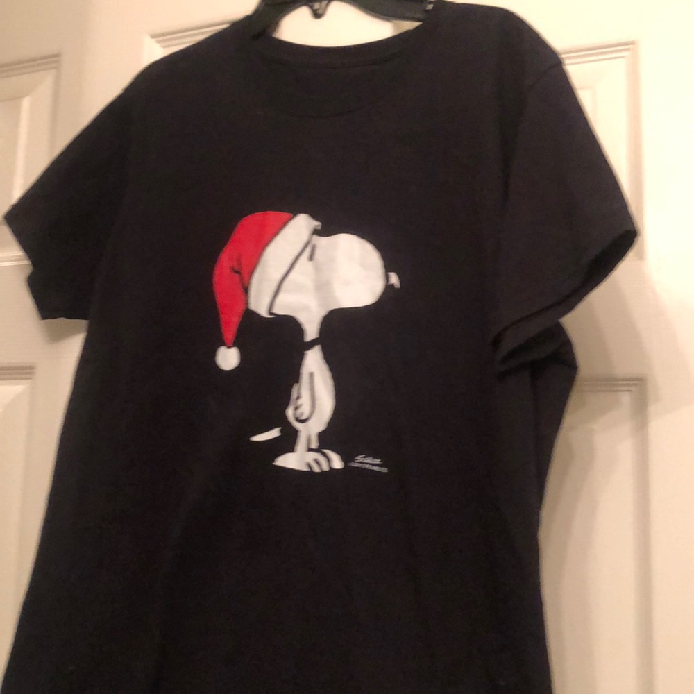 Black Christmas snoopy T-shirt